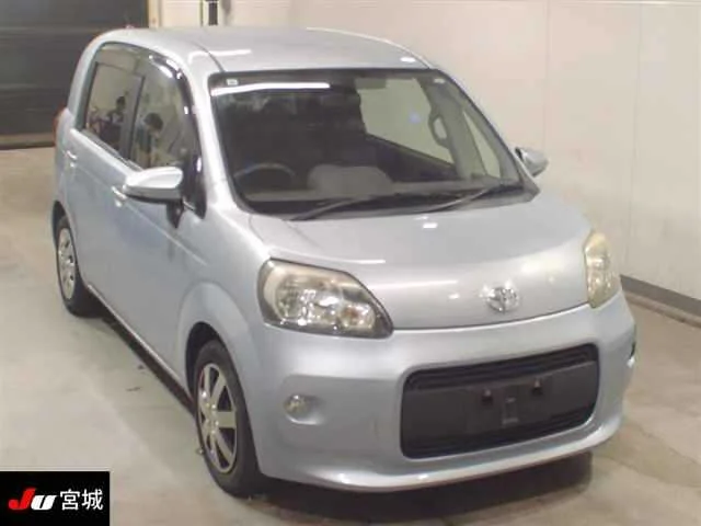 Toyota Porte 2015