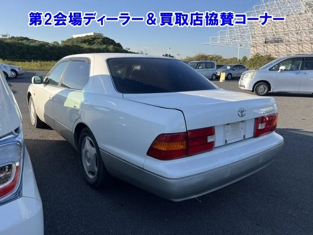 Toyota Celsior  с аукциона в Японии