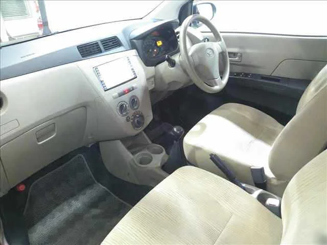Daihatsu Mira  с аукциона в Японии
