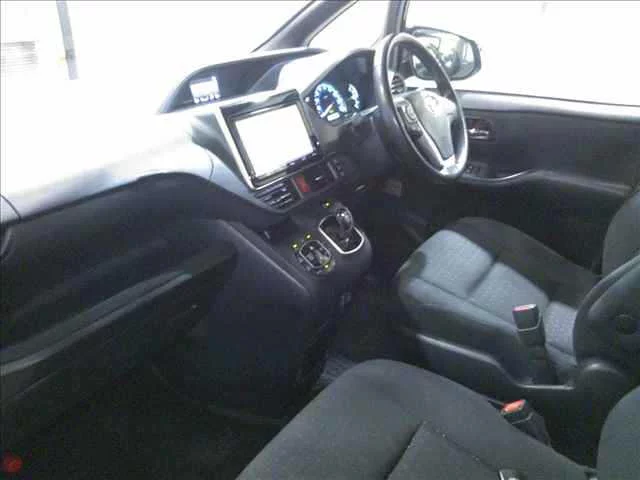 Toyota Noah 2014