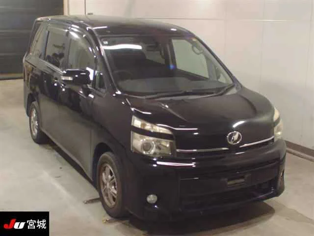 Toyota Voxy 2010