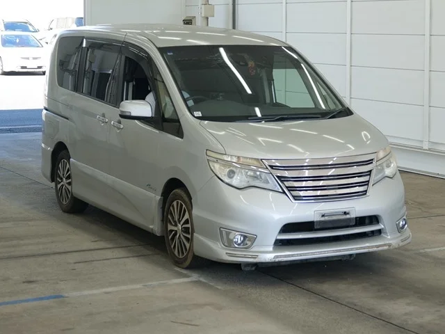 Nissan Serena 2014