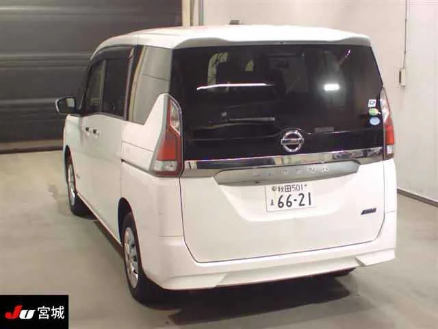 Nissan Serena  с аукциона в Японии