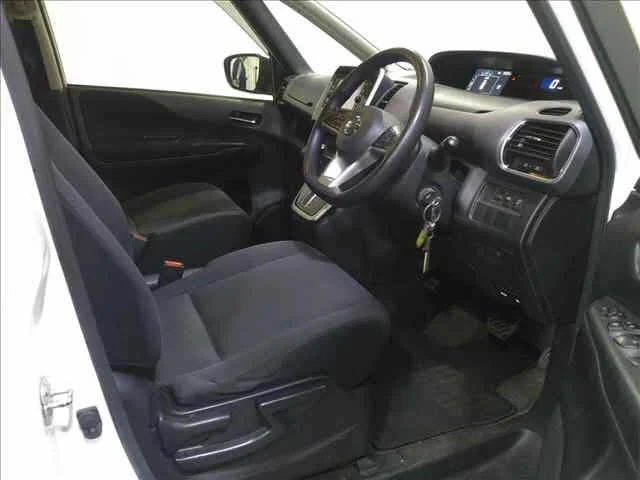Nissan Serena  с аукциона в Японии