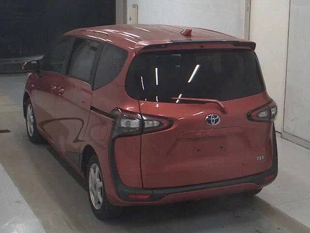 Toyota Sienta  с аукциона в Японии