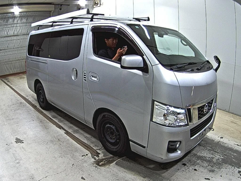 Nissan NV350 Caravan 2012