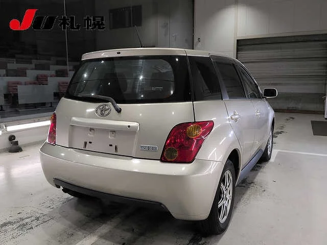 Toyota Ist  с аукциона в Японии