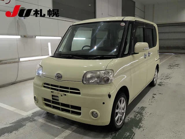 Daihatsu Tanto 2011