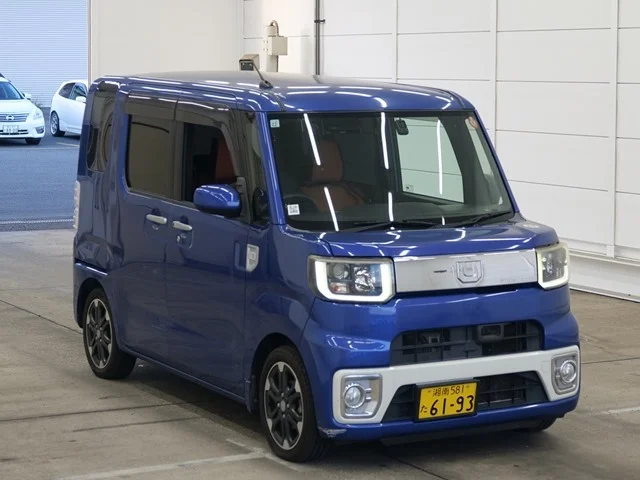 Daihatsu Wake 2015