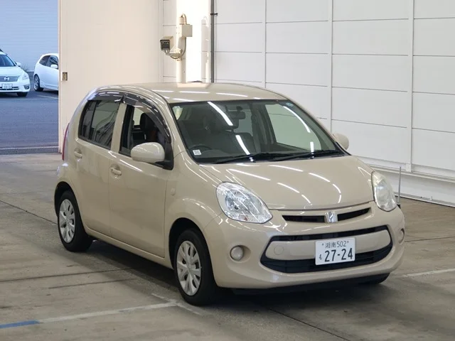 Toyota Passo 2015