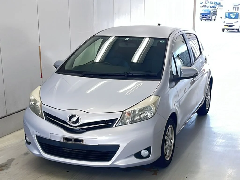 Toyota Vitz 2013
