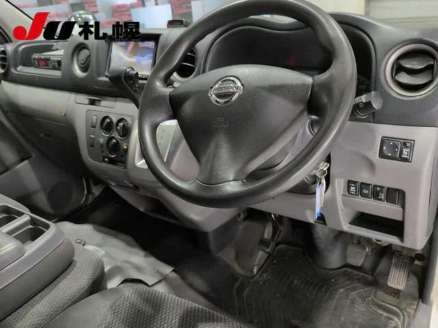 Nissan NV350 Caravan 2015
