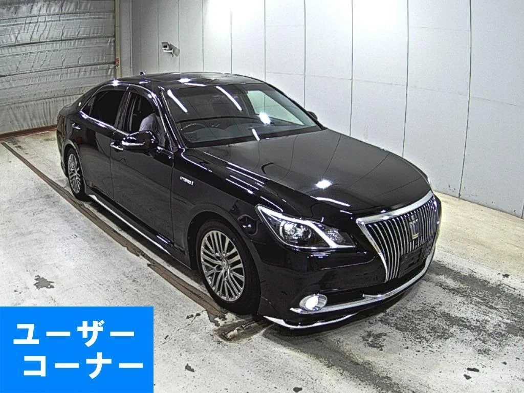 Toyota CROWN MAJESTA 2013