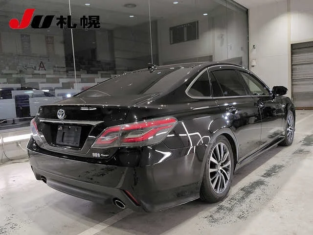 Toyota Crown  с аукциона в Японии