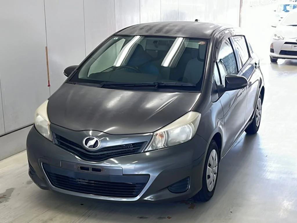 Toyota Vitz 2013