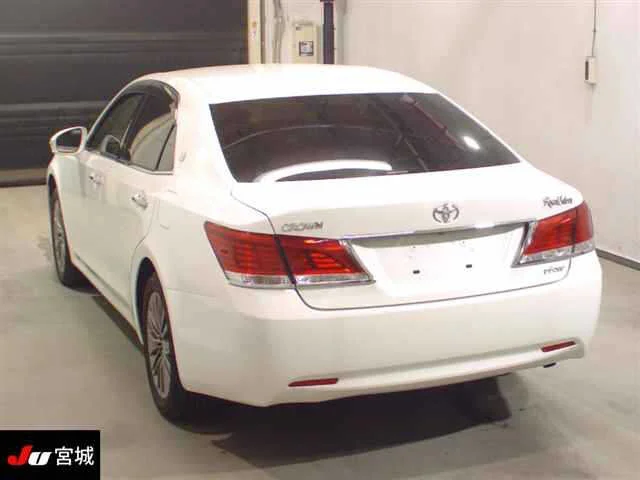 Toyota Crown  с аукциона в Японии