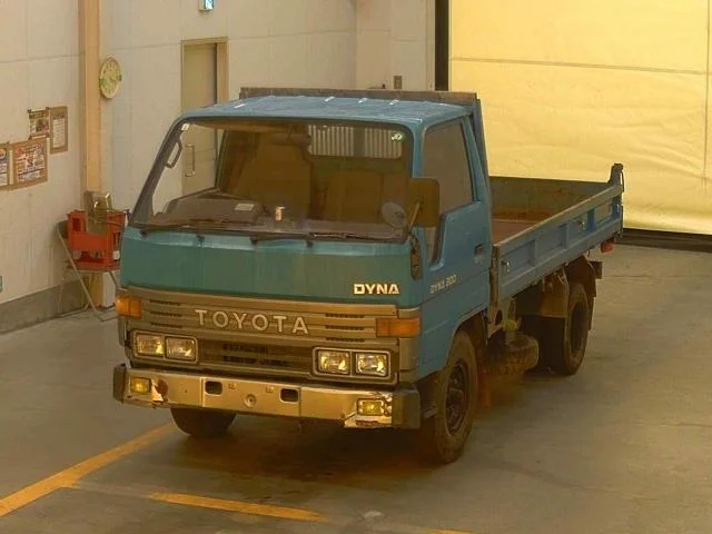 Toyota Dyna  с аукциона в Японии