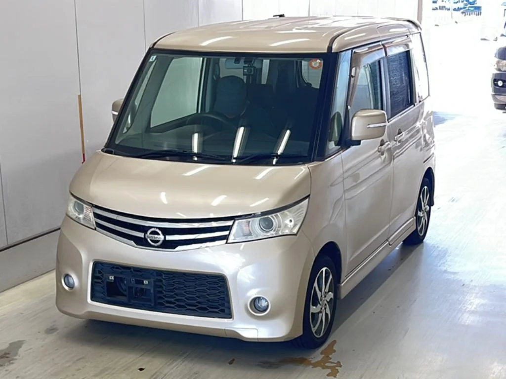 Nissan Roox 2012