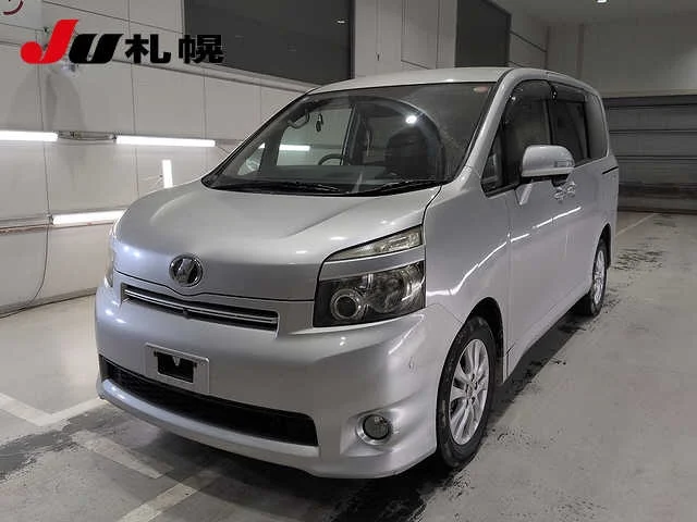 Toyota Voxy 2008