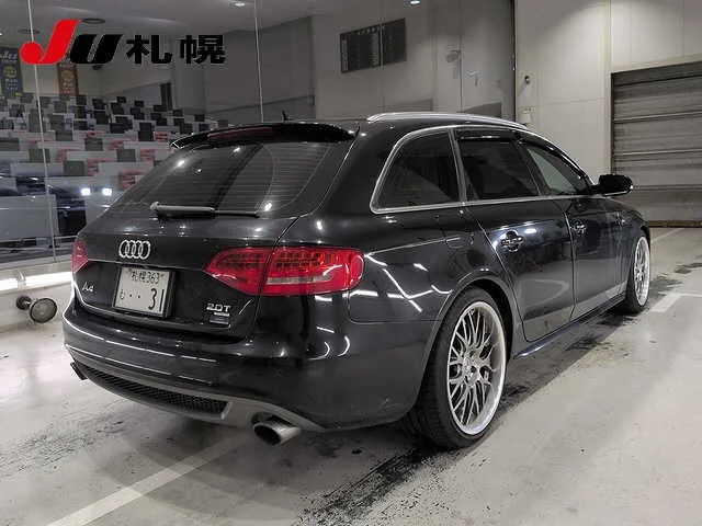 Audi A4  с аукциона в Японии