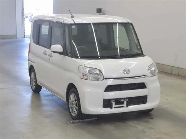 Daihatsu Tanto 2015