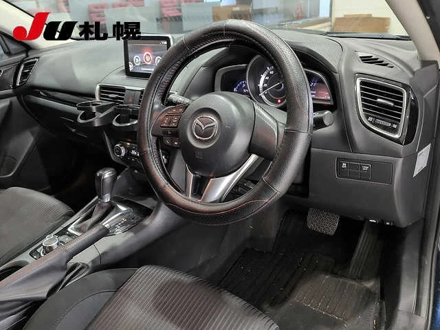 Mazda Axela  с аукциона в Японии