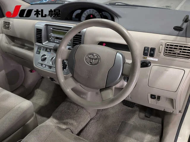 Toyota Raum  с аукциона в Японии