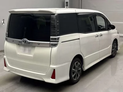 Статистика аукционов Toyota Voxy