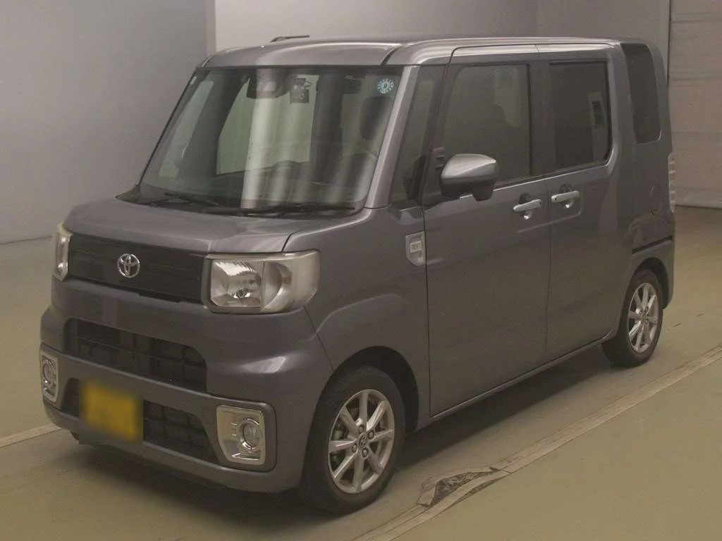 Toyota Pixis Mega 2022
