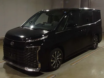 TOYOTA VOXY, 2023 — лот японского аукциона