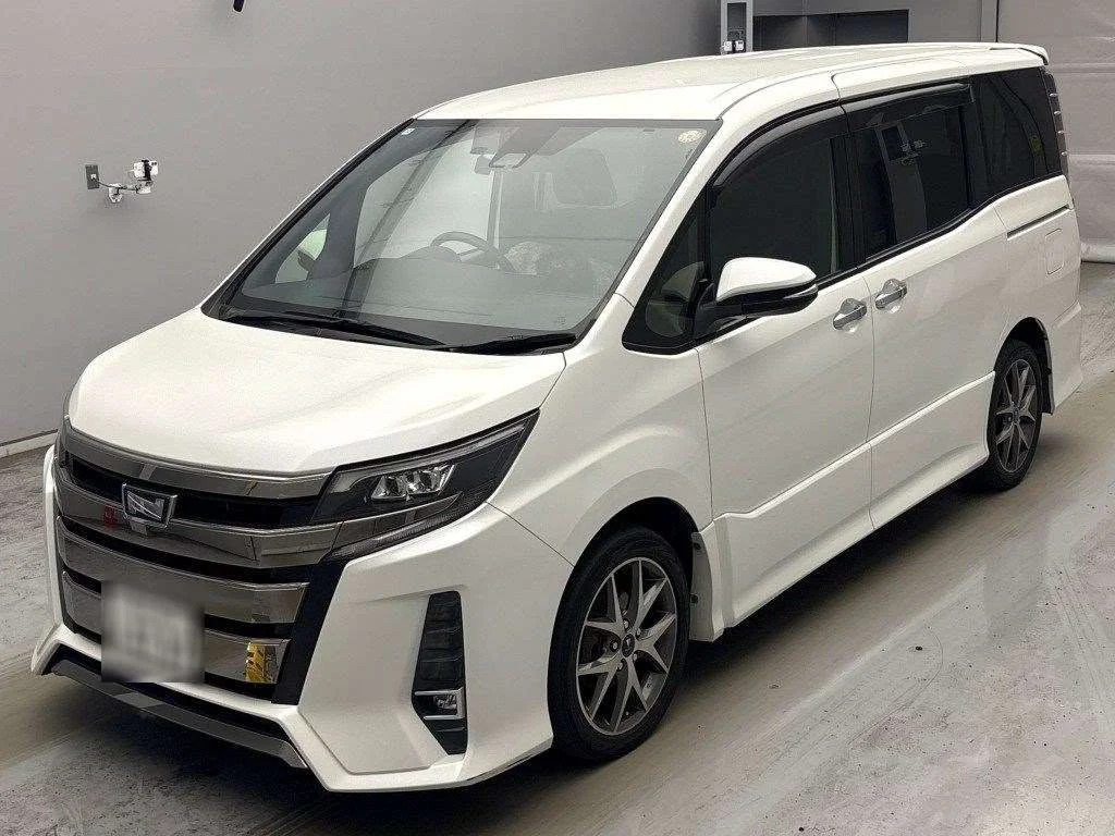 Toyota Noah 2018