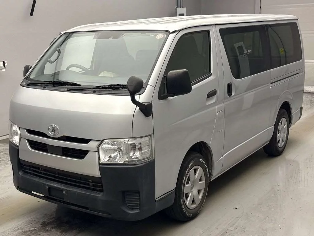 Toyota HiAce Van 2021