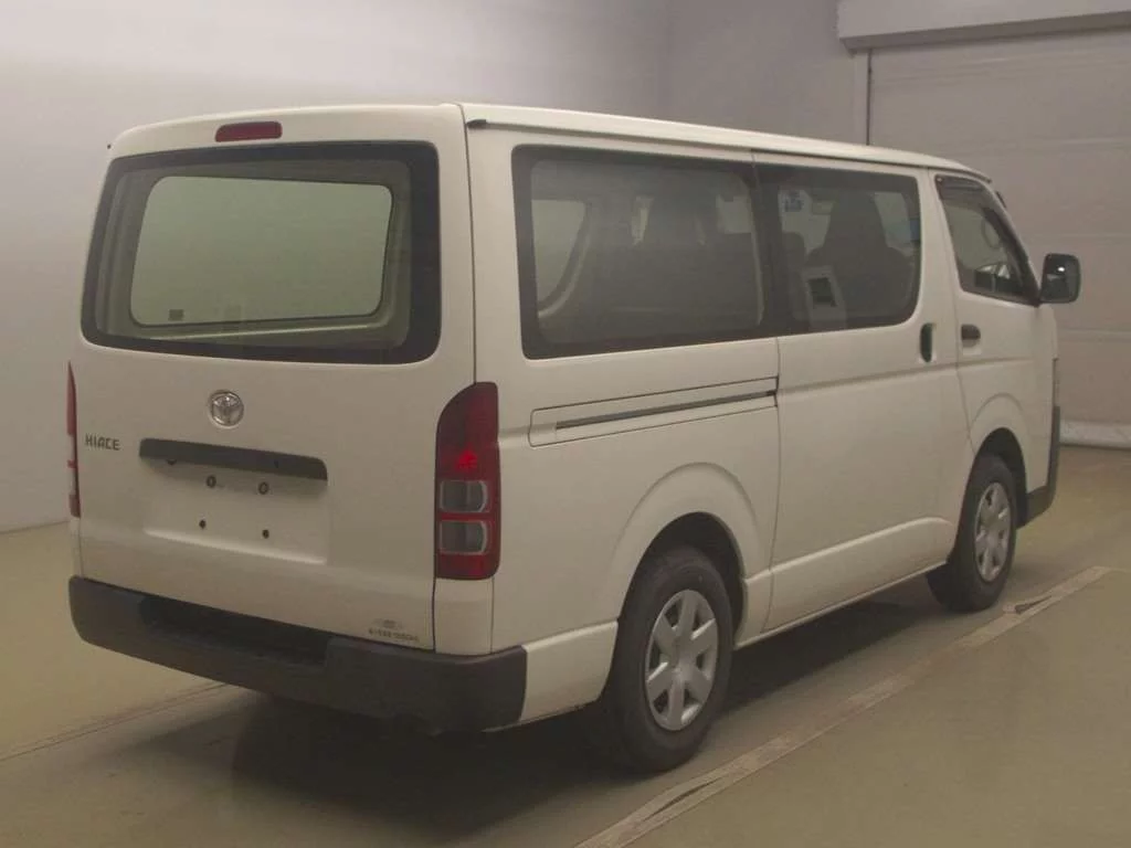 Toyota HiAce Van 2021