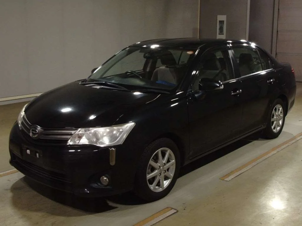 Toyota Corolla Axio 2012