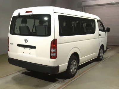 TOYOTA HIACE
