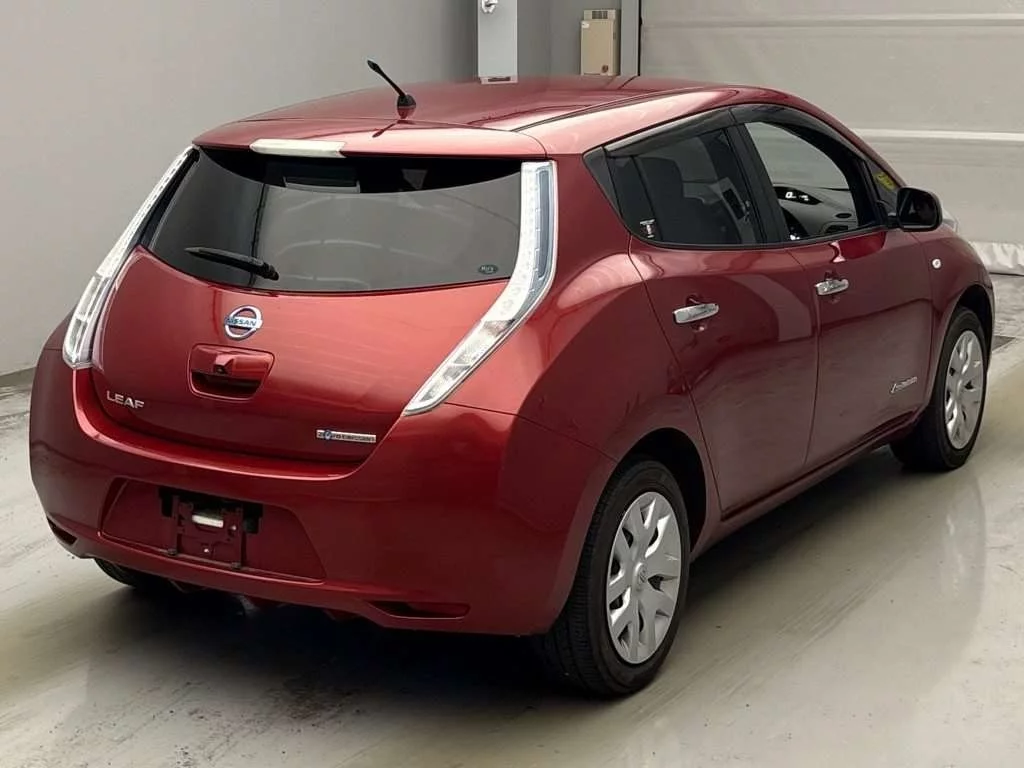 Nissan Leaf  с аукциона в Японии