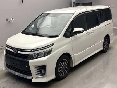 Статистика аукционов Toyota Voxy