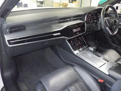 AUDI A6 AVANTE