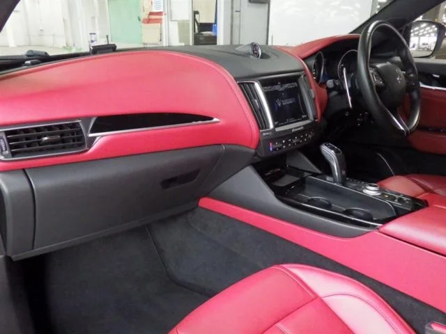 Maserati Levante  с аукциона в Японии