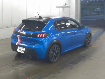 PEUGEOT 208