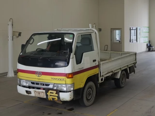 Toyota ToyoAce  с аукциона в Японии