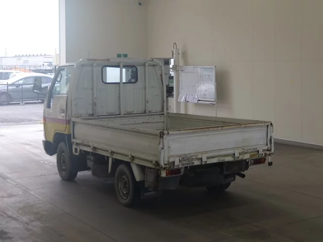 Toyota ToyoAce  с аукциона в Японии