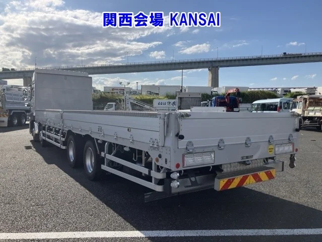 NISSAN DIESEL (UD) QUON  с аукциона в Японии