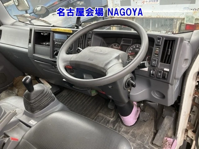Isuzu Elf  с аукциона в Японии