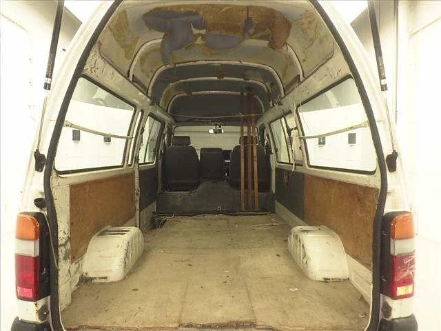 Toyota HiAce  с аукциона в Японии