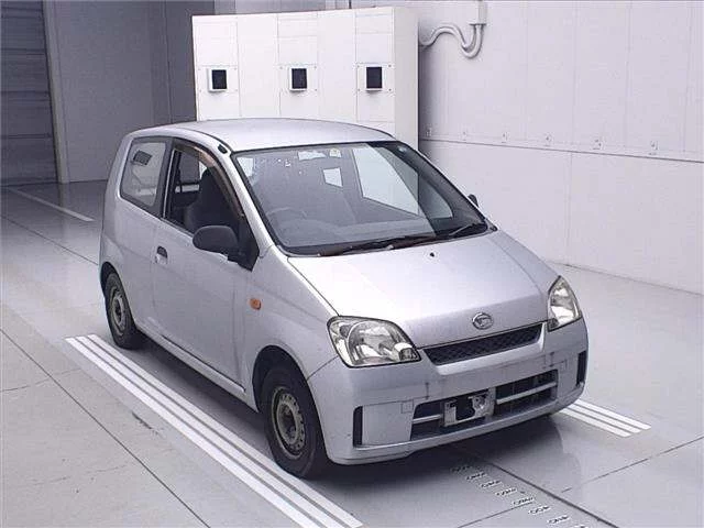 Daihatsu Mira 2004