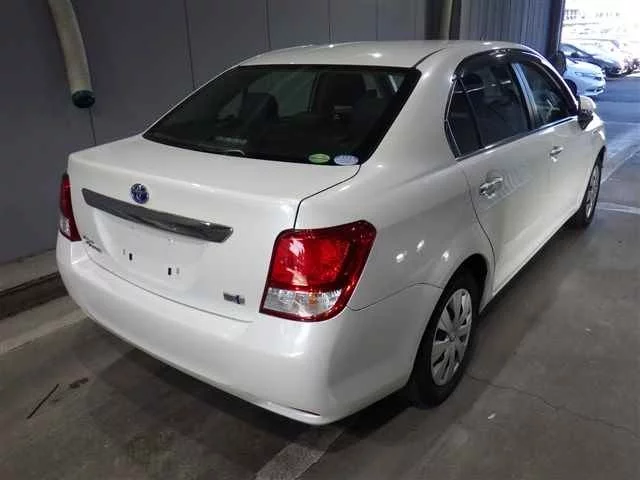 Toyota Corolla Axio 2013