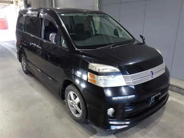 Toyota Voxy 2006