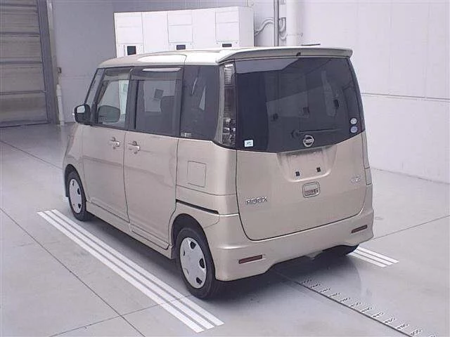 Nissan Roox 2010