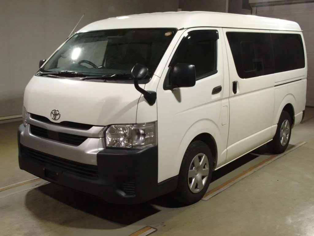 Toyota HiAce 2021